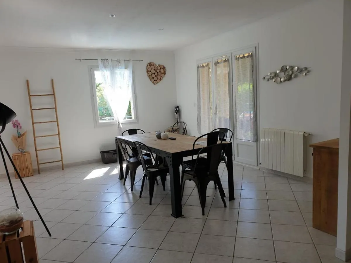 Belle Villa A 10 Min A Pied Du Centre De Monteux